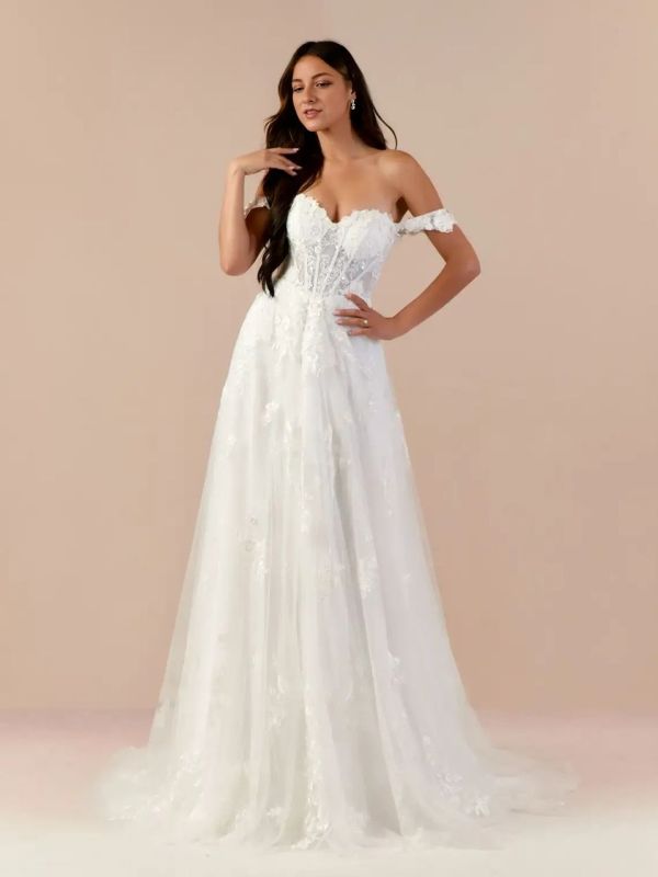 A-Line Sweetheart Sequins Tulle Chapel Train Dress Diamond White